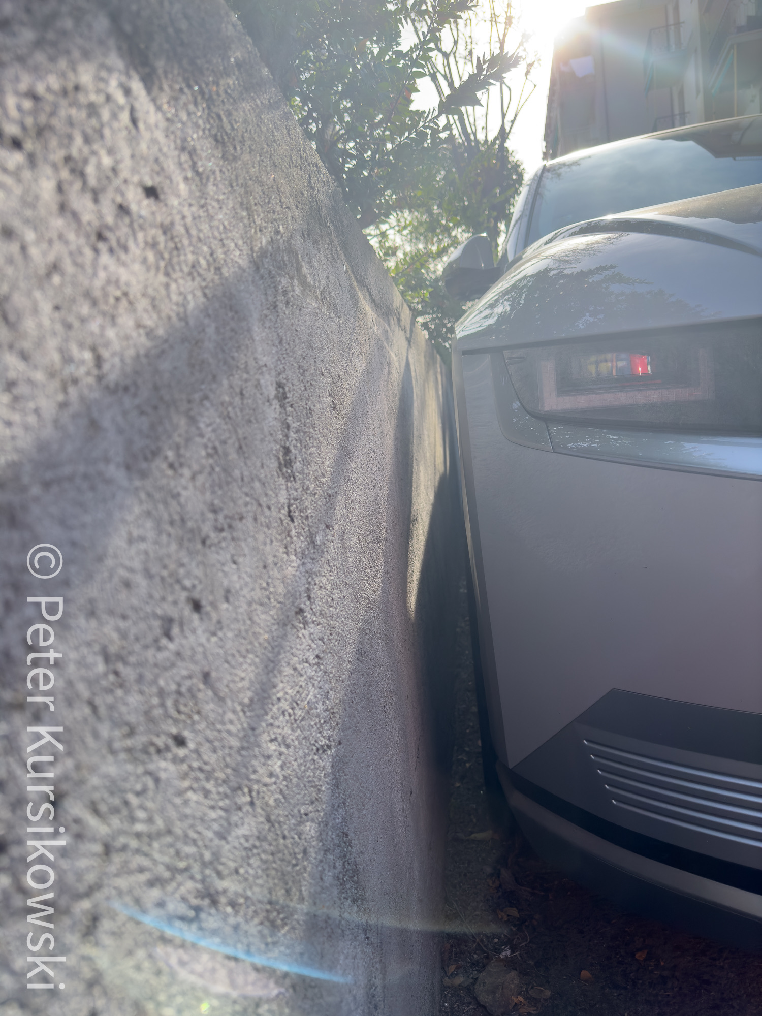 Die Parkplätze hier sind auch eher auf einen FIAT 500 ausgelegt.